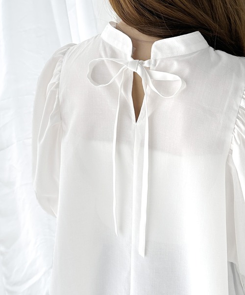 １枚でサマになる。前後2wayバルーンスリーブリボンブラウス