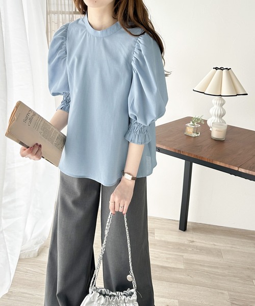 １枚でサマになる。前後2wayバルーンスリーブリボンブラウス