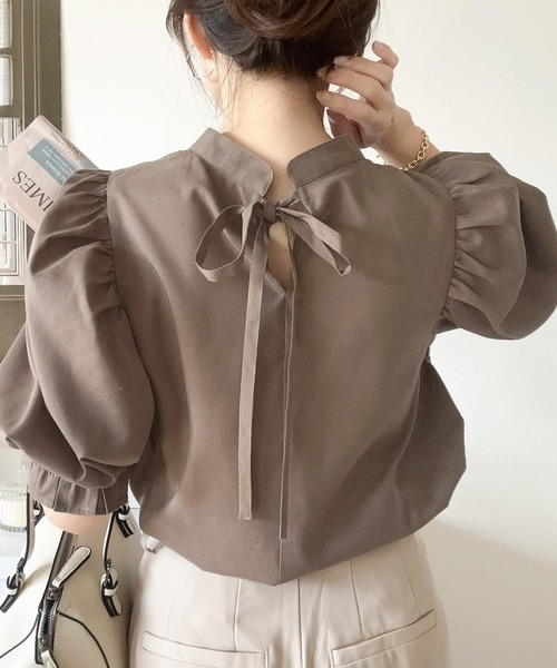 １枚でサマになる。前後2wayバルーンスリーブリボンブラウス