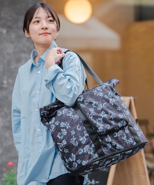 KiU（キウ）の「大容量キャリーオントートバッグ (33L)（ボストンバッグ・レディース・ブラック/ブラック系その他/レオパード/カラフル/ブラック×カーキ/タイガーカモ/カーキ/ベージュ/ベージュ系その他/ダークグリーン系/ベージュ系その他2/ブラック系その他2・FREE）」の2枚目の写真