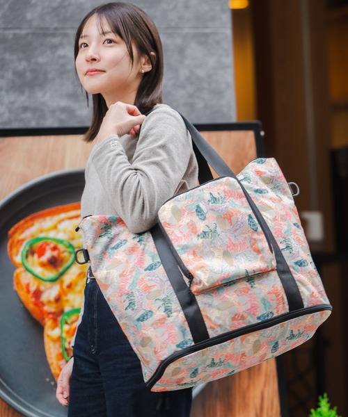 KiU（キウ）の「大容量キャリーオントートバッグ (33L)（ボストンバッグ・レディース・ブラック/ブラック系その他/レオパード/カラフル/ブラック×カーキ/タイガーカモ/カーキ/ベージュ/ベージュ系その他/ダークグリーン系/ベージュ系その他2/ブラック系その他2・FREE）」の10枚目の写真