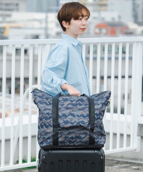 KiU（キウ）の「大容量キャリーオントートバッグ (33L)（ボストンバッグ・レディース・ブラック/ブラック系その他/レオパード/カラフル/ブラック×カーキ/タイガーカモ/カーキ/ベージュ/ベージュ系その他/ダークグリーン系/ベージュ系その他2/ブラック系その他2・FREE）」の3枚目の写真