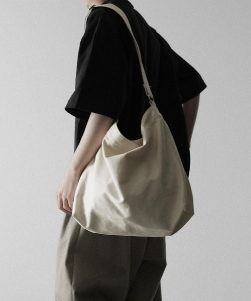 RUUBON（ルーボン）の「ショルダーバッグ（ショルダーバッグ・メンズ・グレー・FREE）」の2枚目の写真