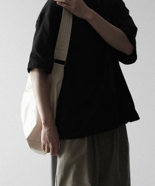 RUUBON（ルーボン）の「ショルダーバッグ（ショルダーバッグ・メンズ・グレー・FREE）」の4枚目の写真