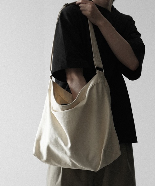 RUUBON（ルーボン）の「ショルダーバッグ（ショルダーバッグ・メンズ・グレー・FREE）」の5枚目の写真