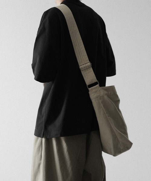 RUUBON（ルーボン）の「ショルダーバッグ（ショルダーバッグ・メンズ・グレー・FREE）」の6枚目の写真