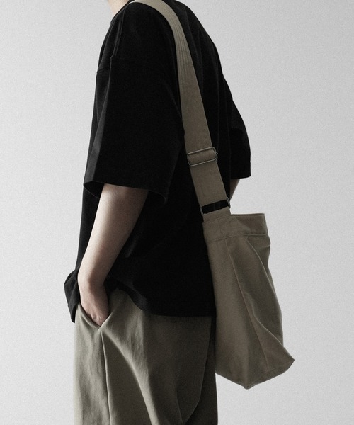 RUUBON（ルーボン）の「ショルダーバッグ（ショルダーバッグ・メンズ・グレー・FREE）」の7枚目の写真