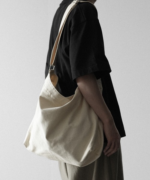 RUUBON（ルーボン）の「ショルダーバッグ（ショルダーバッグ・メンズ・グレー・FREE）」の9枚目の写真