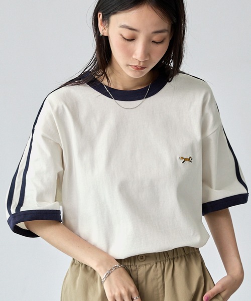PENNEYS（ぺニーズ）の「PENNEYS/ペニーズ 別注 THE FOX ロゴ ワッペン刺繍ワンポイント ラインデザインルーズリンガー半袖Tシャツ（Tシャツ/カットソー・レディース・ライトオリーブ/オフホワイト/アイボリー/ベージュ/ネイビー/スミクロ・L/M）」の2枚目の写真