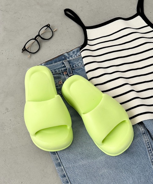 新品　CLERGERIE オリーブグリーン 厚底サンダル 新品 CLERGERIE オリーブグリーン 厚底サンダル 2025年最新