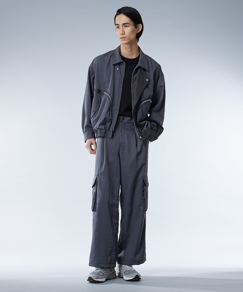 UNITED TOKYO(ユナイテッドトウキョウ)の「ヴァゼロナイロンカーゴパンツ | セットアップ着用可能(カーゴパンツ・メンズ・ブラック/ダークグレー・2/1)」の14枚目の写真