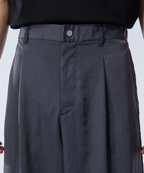 UNITED TOKYO(ユナイテッドトウキョウ)の「ヴァゼロナイロンカーゴパンツ | セットアップ着用可能(カーゴパンツ・メンズ・ブラック/ダークグレー・2/1)」の18枚目の写真