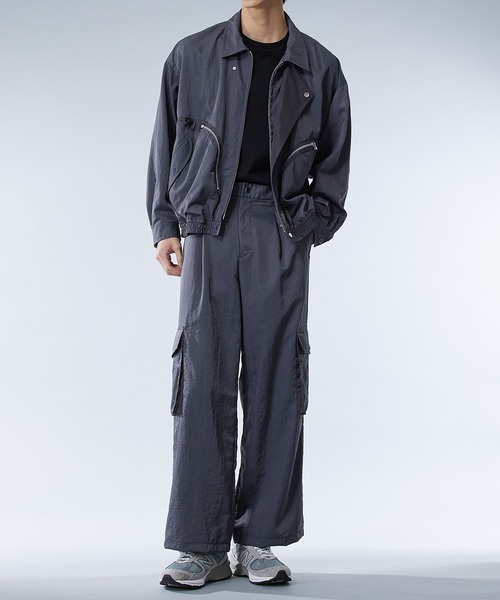 UNITED TOKYO(ユナイテッドトウキョウ)の「ヴァゼロナイロンカーゴパンツ | セットアップ着用可能(カーゴパンツ・メンズ・ブラック/ダークグレー・2/1)」の5枚目の写真