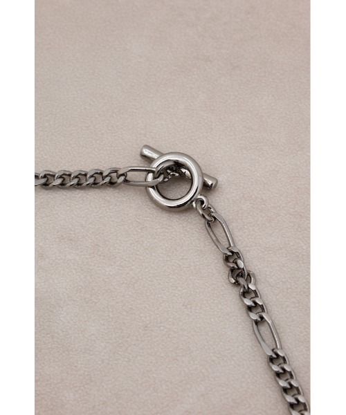 AZUL by moussy（アズールバイマウジー）の「フィガロチェーンスリムネックレス（ネックレス・メンズ・ブラック/シルバー・FREE）」の6枚目の写真