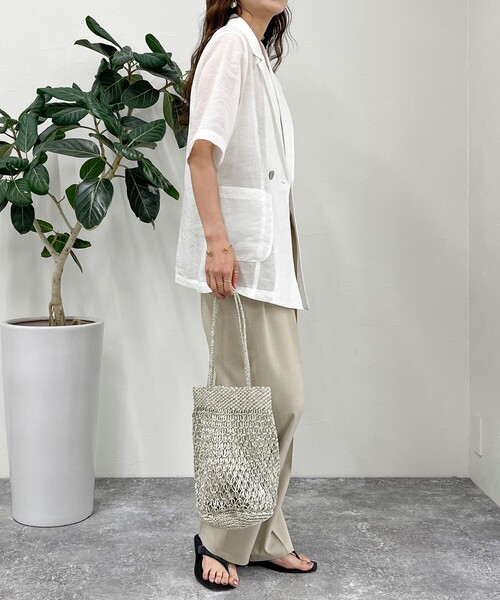 fredy emue(フレディエミュ)の「シアー半袖ダブルジャケット(ダウンジャケット/コート・レディース・ブラック/オフホワイト・38)」の4枚目の写真