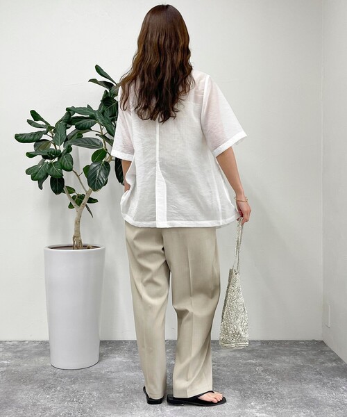 fredy emue(フレディエミュ)の「シアー半袖ダブルジャケット(ダウンジャケット/コート・レディース・ブラック/オフホワイト・38)」の6枚目の写真