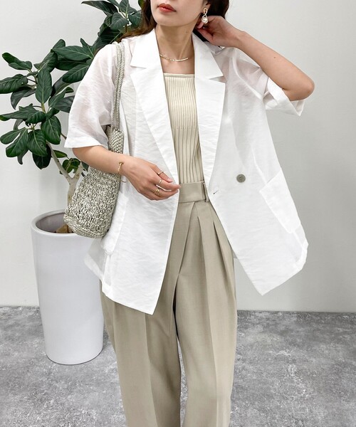 fredy emue(フレディエミュ)の「シアー半袖ダブルジャケット(ダウンジャケット/コート・レディース・ブラック/オフホワイト・38)」の13枚目の写真