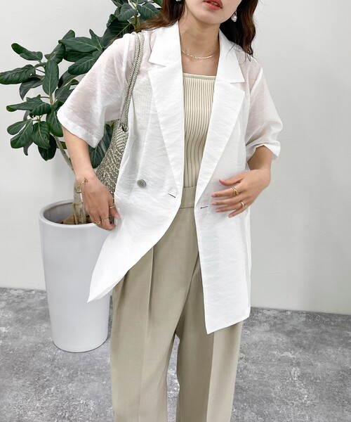 fredy emue(フレディエミュ)の「シアー半袖ダブルジャケット(ダウンジャケット/コート・レディース・ブラック/オフホワイト・38)」の14枚目の写真