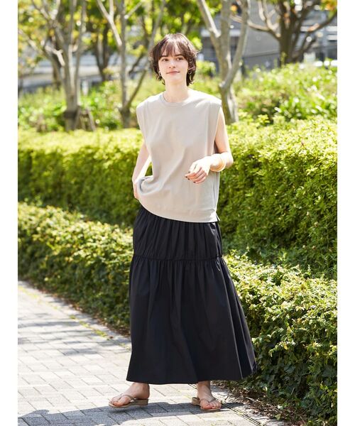 AMERICAN HOLIC（アメリカンホリック）の「ショルダータックノースリーブプルオーバー（Tシャツ/カットソー・レディース・グレイッシュベージュ/ブラック/ブルー系その他2/ライトグリーン/ブラック系その他4/オフホワイト・M/L）」の16枚目の写真