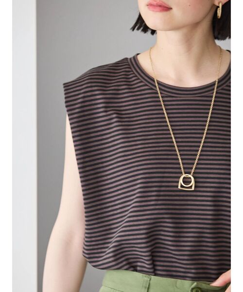 AMERICAN HOLIC（アメリカンホリック）の「ショルダータックノースリーブプルオーバー（Tシャツ/カットソー・レディース・グレイッシュベージュ/ブラック/ブルー系その他2/ライトグリーン/ブラック系その他4/オフホワイト・M/L）」の12枚目の写真