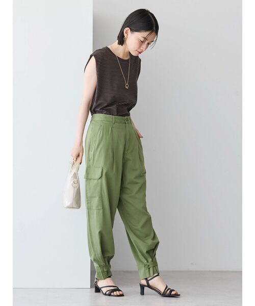 AMERICAN HOLIC（アメリカンホリック）の「ショルダータックノースリーブプルオーバー（Tシャツ/カットソー・レディース・グレイッシュベージュ/ブラック/ブルー系その他2/ライトグリーン/ブラック系その他4/オフホワイト・M/L）」の13枚目の写真