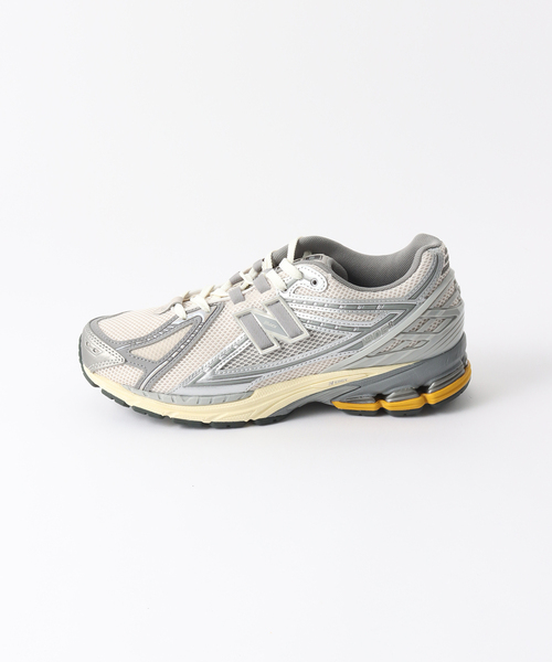 NEW BALANCE(ニューバランス)の「NEW BALANCE (ニューバランス) M1906RRD(スニーカー・メンズ・ライトグレー・28.5cm/28cm/27.5cm/27cm/26.5cm/26cm/25.5cm)」の2枚目の写真