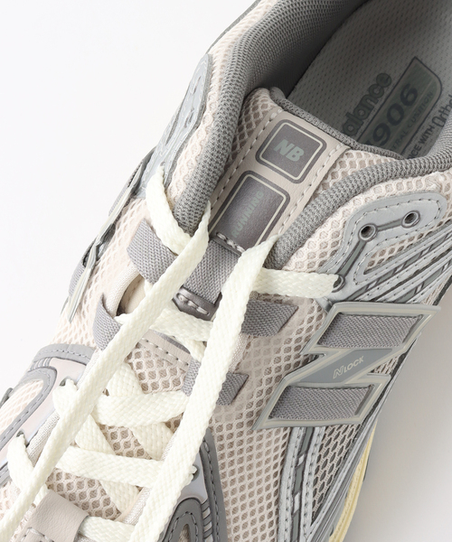 NEW BALANCE(ニューバランス)の「NEW BALANCE (ニューバランス) M1906RRD(スニーカー・メンズ・ライトグレー・28.5cm/28cm/27.5cm/27cm/26.5cm/26cm/25.5cm)」の8枚目の写真