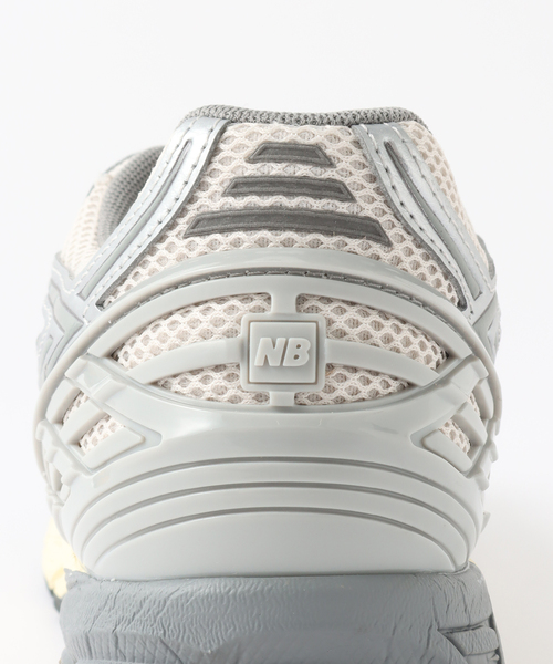 NEW BALANCE(ニューバランス)の「NEW BALANCE (ニューバランス) M1906RRD(スニーカー・メンズ・ライトグレー・28.5cm/28cm/27.5cm/27cm/26.5cm/26cm/25.5cm)」の14枚目の写真