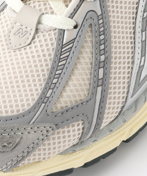 NEW BALANCE(ニューバランス)の「NEW BALANCE (ニューバランス) M1906RRD(スニーカー・メンズ・ライトグレー・28.5cm/28cm/27.5cm/27cm/26.5cm/26cm/25.5cm)」の16枚目の写真