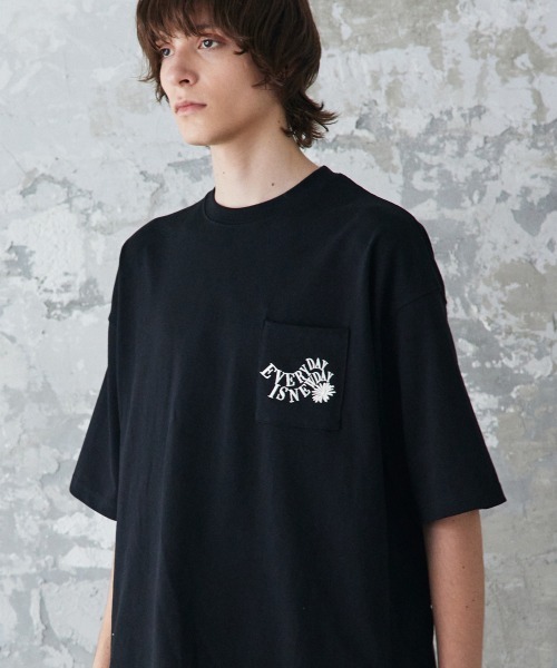 rehacer(レアセル)の「rehacer : New Day Logo Pocket CS / ニューデイ ロゴ ポケットカットソー(Tシャツ/カットソー・メンズ・ホワイト/ブラック・SMALL/MEDIUM/LARGE)」の7枚目の写真