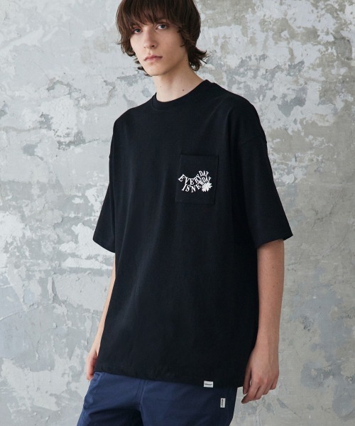 rehacer(レアセル)の「rehacer : New Day Logo Pocket CS / ニューデイ ロゴ ポケットカットソー(Tシャツ/カットソー・メンズ・ホワイト/ブラック・SMALL/MEDIUM/LARGE)」の8枚目の写真