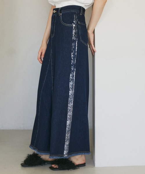 ROPE' PICNIC（ロペピクニック）の「【3サイズ展開】セミフレアロング箔プリントデニムスカート（デニムスカート・レディース・サックスブルー/ネイビー・36/38/40）」の6枚目の写真