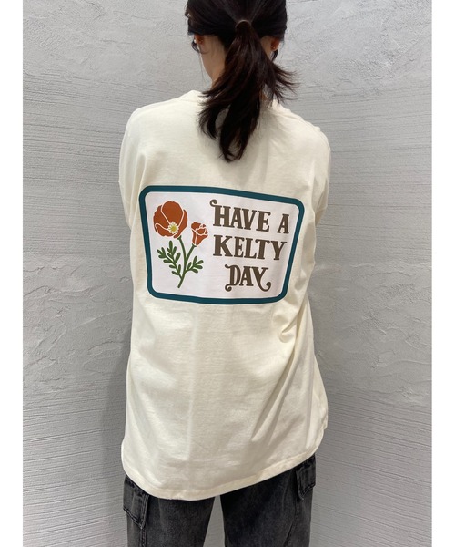 KELTY(ケルティ)の「ヴィンテージ ワッペンデザイン L/S ティーシャツ(Tシャツ/カットソー・レディース・レッド/ブラック/アイボリー・M/L)」の1枚目の写真