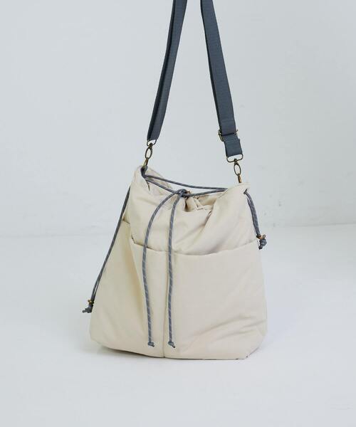 conges payes ADIEU TRISTESSE（コンジェ ペイエ アデュートリステス）の「中綿ボリュームショルダーバッグ（ショルダーバッグ・レディース・ライトベージュ/ライトブルー・FREE）」の15枚目の写真