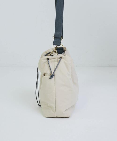 conges payes ADIEU TRISTESSE（コンジェ ペイエ アデュートリステス）の「中綿ボリュームショルダーバッグ（ショルダーバッグ・レディース・ライトベージュ/ライトブルー・FREE）」の16枚目の写真