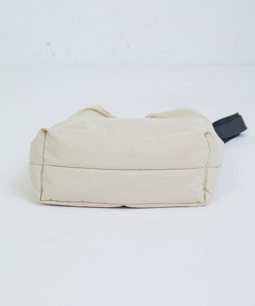 conges payes ADIEU TRISTESSE（コンジェ ペイエ アデュートリステス）の「中綿ボリュームショルダーバッグ（ショルダーバッグ・レディース・ライトベージュ/ライトブルー・FREE）」の17枚目の写真