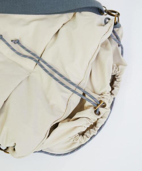 conges payes ADIEU TRISTESSE（コンジェ ペイエ アデュートリステス）の「中綿ボリュームショルダーバッグ（ショルダーバッグ・レディース・ライトベージュ/ライトブルー・FREE）」の19枚目の写真
