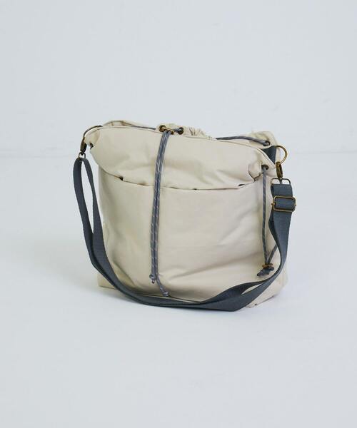 conges payes ADIEU TRISTESSE（コンジェ ペイエ アデュートリステス）の「中綿ボリュームショルダーバッグ（ショルダーバッグ・レディース・ライトベージュ/ライトブルー・FREE）」の4枚目の写真