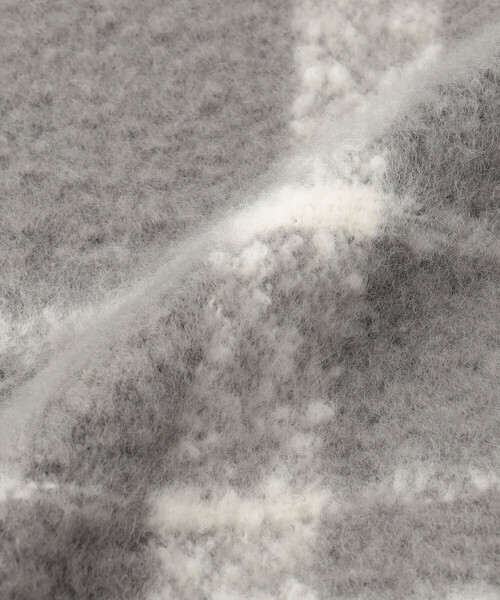 MONO　COMME CA（モノコムサ）の「シャギーチェック ストール（ストール/ショール・レディース・グレー/オフホワイト・FREE）」の8枚目の写真