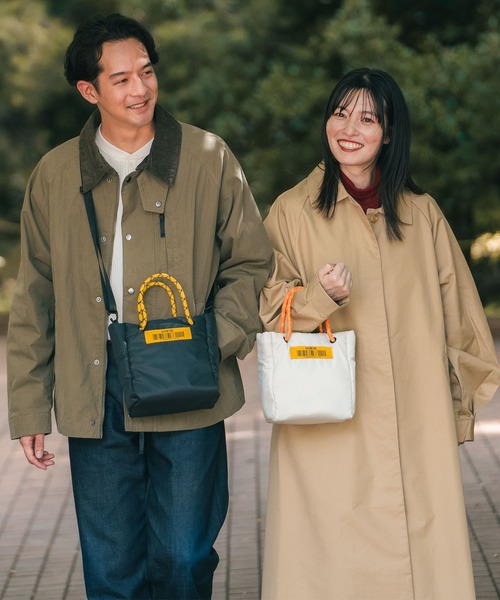 KiU（キウ）の「パフィートートバッグミニ（トートバッグ・レディース・オフホワイト/シルバー/ブラック・FREE）」の7枚目の写真