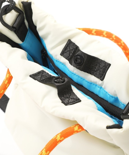 KiU（キウ）の「パフィートートバッグミニ（トートバッグ・レディース・オフホワイト/シルバー/ブラック・FREE）」の18枚目の写真