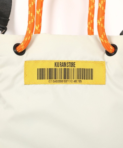 KiU（キウ）の「パフィートートバッグミニ（トートバッグ・レディース・オフホワイト/シルバー/ブラック・FREE）」の21枚目の写真