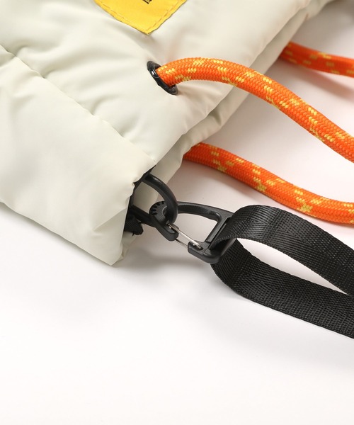 KiU（キウ）の「パフィートートバッグミニ（トートバッグ・レディース・オフホワイト/シルバー/ブラック・FREE）」の19枚目の写真