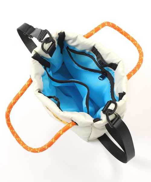 KiU（キウ）の「パフィートートバッグミニ（トートバッグ・レディース・オフホワイト/シルバー/ブラック・FREE）」の17枚目の写真