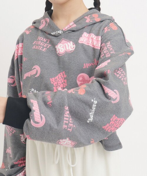 PINK-latte（ピンクラテ）の「◆【るーつくコラボ】総柄プリントショートフーディー（パーカー・キッズ・オフホワイト/ブラック/ベビーピンク・13/14/15 /16）」の8枚目の写真
