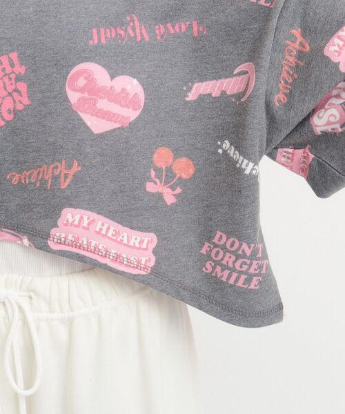 PINK-latte（ピンクラテ）の「◆【るーつくコラボ】総柄プリントショートフーディー（パーカー・キッズ・オフホワイト/ブラック/ベビーピンク・13/14/15 /16）」の9枚目の写真