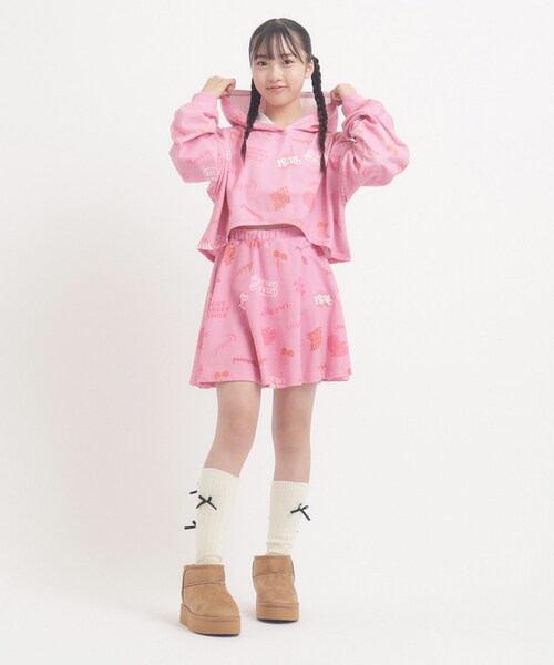 PINK-latte（ピンクラテ）の「◆【るーつくコラボ】総柄プリントショートフーディー（パーカー・キッズ・オフホワイト/ブラック/ベビーピンク・13/14/15 /16）」の19枚目の写真