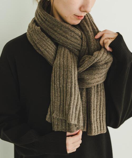 ITEMS URBANRESEARCH（アイテムズ アーバンリサーチ）の「リブニットビッグストール（ストール/ショール・レディース・レッド/モカ/グレー系その他・-）」の10枚目の写真