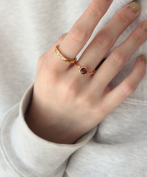 NOIR DE POUPEE（ノワールドプーペ）の「Two as one　silver925　ホワイトトパーズリング　ペア（リング・レディース・シルバー/ゴールド・#9/#11/#13/#15/#17）」の3枚目の写真