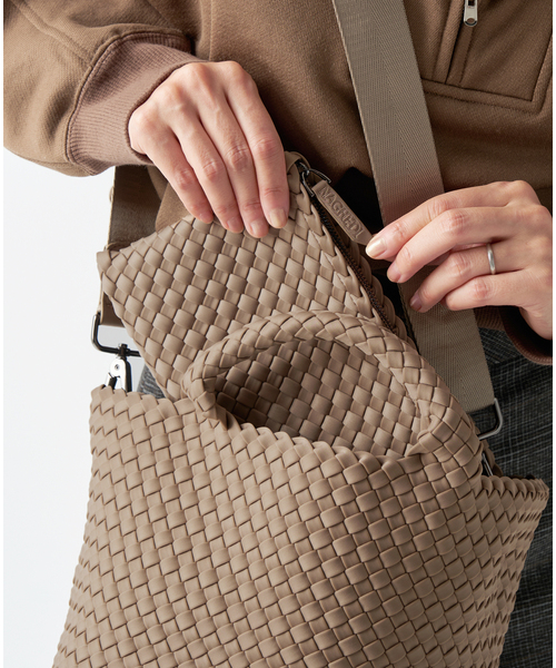 IENA(イエナ)の「NAGHEDI/ナゲディ St Barths small Tote トートバッグ(トートバッグ・レディース・ベージュ・FREE)」の4枚目の写真